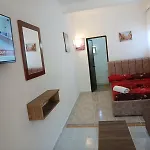 Gini Palace -