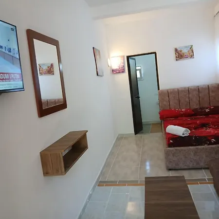 Gini Palace -